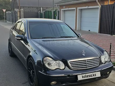 Mercedes-Benz C 200 2004 года за 4 500 000 тг. в Алматы – фото 13