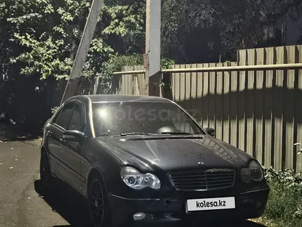 Mercedes-Benz C 200 2004 года за 4 500 000 тг. в Алматы – фото 14