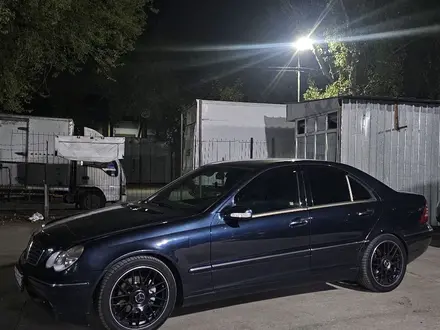Mercedes-Benz C 200 2004 года за 4 500 000 тг. в Алматы – фото 17