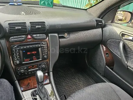 Mercedes-Benz C 200 2004 года за 4 500 000 тг. в Алматы – фото 19