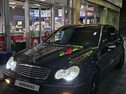 Mercedes-Benz C 200 2004 года за 4 500 000 тг. в Алматы