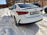 Hyundai Accent 2021 годаfor7 300 000 тг. в Актобе – фото 2