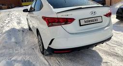 Hyundai Accent 2021 года за 7 100 000 тг. в Актобе – фото 2