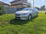 Lexus ES 300h 2014 года за 11 500 000 тг. в Аксай – фото 2