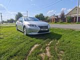 Lexus ES 300h 2014 года за 11 500 000 тг. в Аксай