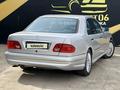 Mercedes-Benz E 320 1997 годаүшін3 450 000 тг. в Атырау – фото 3