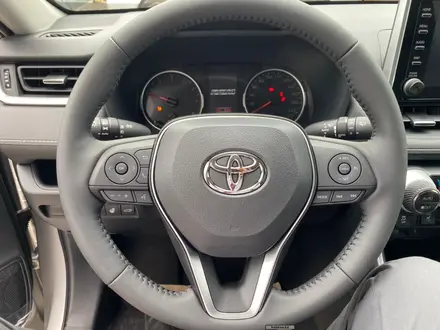 Toyota RAV4 2021 года за 15 500 000 тг. в Уральск
