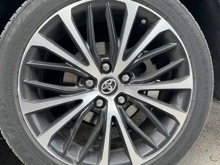 Toyota Camry 2018 года за 8 000 000 тг. в Жанаозен – фото 8