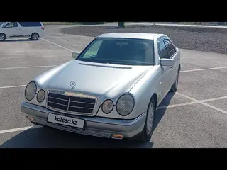 Mercedes-Benz E 320