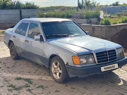 Mercedes-Benz E 260 1992 года за 800 000 тг. в Астана