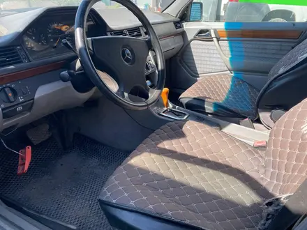 Mercedes-Benz E 260 1992 года за 800 000 тг. в Астана – фото 5