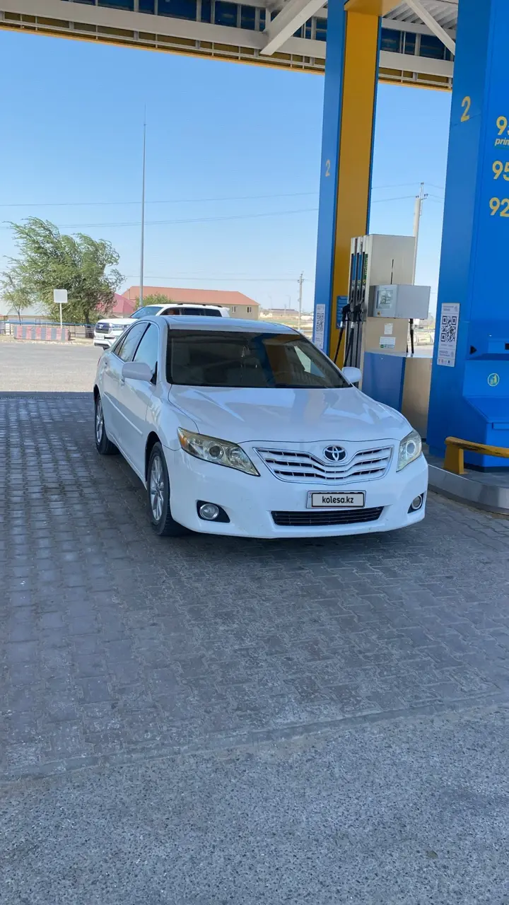 Toyota Camry, 2011