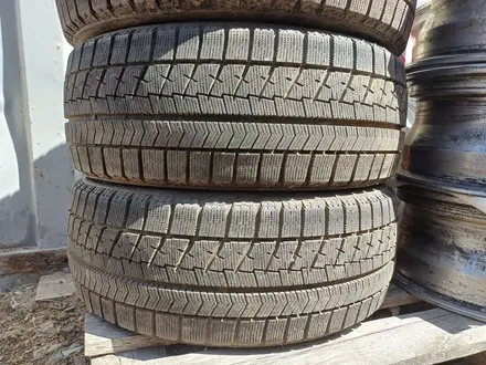 215/45R17 Bridgestone. за 30 000 тг. в Алматы – фото 2
