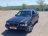 Mercedes-Benz C 180 1995 года за 2 100 000 тг. в Кокшетау – фото 2