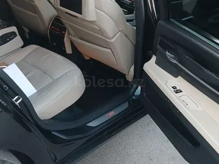 BMW 750 2009 года за 8 600 000 тг. в Астана – фото 15