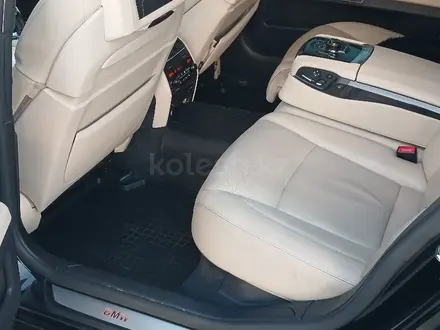 BMW 750 2009 года за 8 600 000 тг. в Астана – фото 17