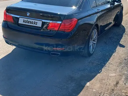 BMW 750 2009 года за 8 600 000 тг. в Астана – фото 3