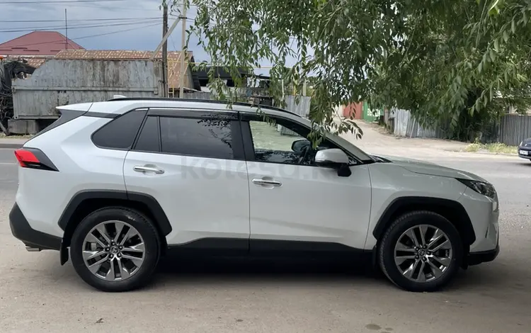 Toyota RAV4 2021 годаfor21 500 000 тг. в Алматы