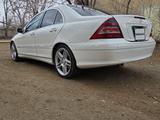 Mercedes-Benz C 230 2004 года за 4 500 000 тг. в Жезказган – фото 4