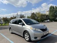 Toyota Sienna 2017 года за 14 750 000 тг. в Астана