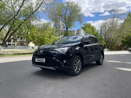 Toyota RAV4 2019 года за 14 500 000 тг. в Уральск – фото 2
