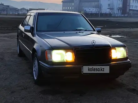 Mercedes-Benz E 220 1992 года за 2 000 000 тг. в Караганда – фото 6