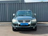 Volkswagen Touareg 2008 года за 3 500 000 тг. в Алматы – фото 2