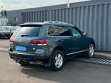 Volkswagen Touareg 2008 года за 3 500 000 тг. в Алматы – фото 5