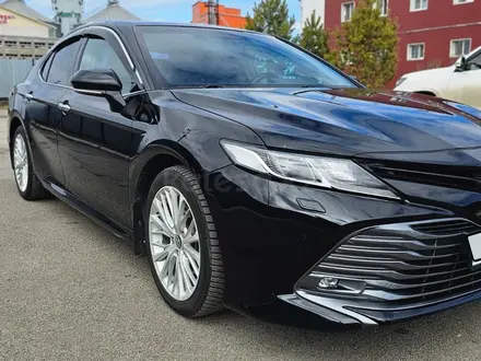 Toyota Camry 2018 года за 13 700 000 тг. в Кокшетау – фото 2