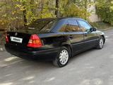 Mercedes-Benz C 200 1994 года за 1 300 000 тг. в Астана – фото 3