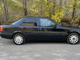 Mercedes-Benz C 200 1994 года за 1 300 000 тг. в Астана – фото 2