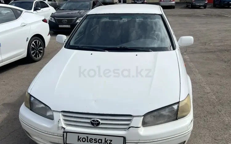 Toyota Camry 1998 года за 1 700 000 тг. в Астана