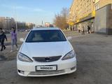 Toyota Camry 2003 года за 4 000 000 тг. в Актобе – фото 2