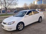 Toyota Camry 2003 года за 4 000 000 тг. в Актобе – фото 3