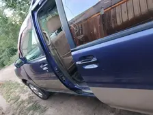 Nissan Prairie, 1996