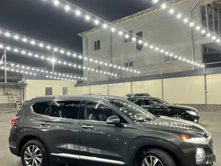 Hyundai Santa Fe 2019 года за 14 500 000 тг. в Шымкент – фото 3