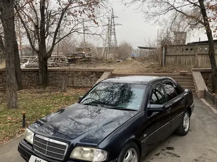 Mercedes-Benz C 280 1994 года за 1 450 000 тг. в Алматы