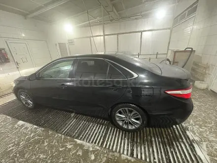 Toyota Camry 2016 года за 6 650 000 тг. в Актобе – фото 7