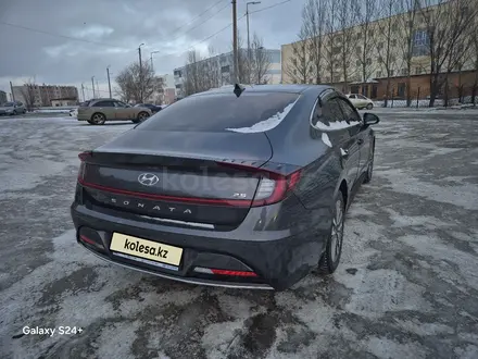 Hyundai Sonata 2022 года за 14 000 000 тг. в Актобе – фото 5