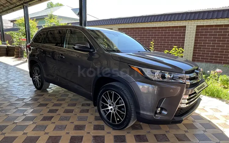 Toyota Highlander 2019 годаfor18 800 000 тг. в Шымкент