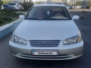 Toyota Camry, 1999