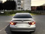 Toyota Camry 2015 года за 6 300 000 тг. в Атырау – фото 3