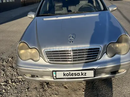 Mercedes-Benz C 200 2001 года за 3 000 000 тг. в Шымкент