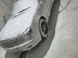 Mercedes-Benz S 320 2001 года за 1 200 000 тг. в Жанаозен – фото 2