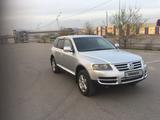 Volkswagen Touareg 2006 годаfor6 800 000 тг. в Алматы – фото 3