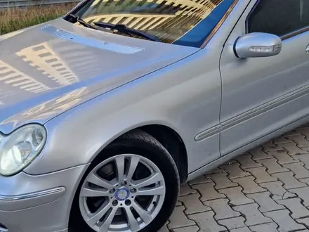 Mercedes-Benz C 320 2000 года за 3 900 000 тг. в Шымкент – фото 12