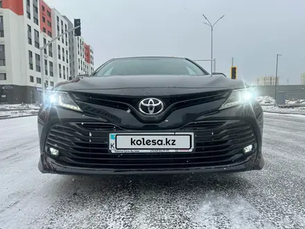 Toyota Camry 2019 года за 14 000 000 тг. в Атбасар – фото 4