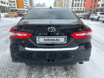 Toyota Camry 2019 года за 14 000 000 тг. в Атбасар – фото 6