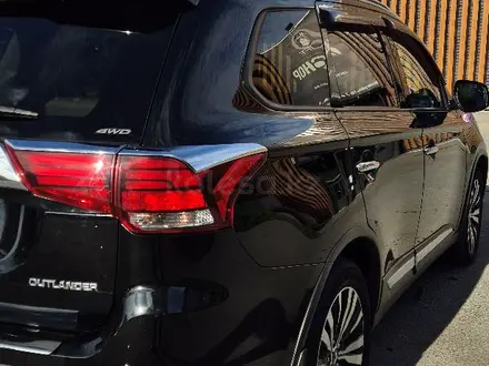 Mitsubishi Outlander 2019 года за 12 000 000 тг. в Петропавловск – фото 5