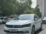 Volkswagen Passat 2017 года за 8 800 000 тг. в Алматы